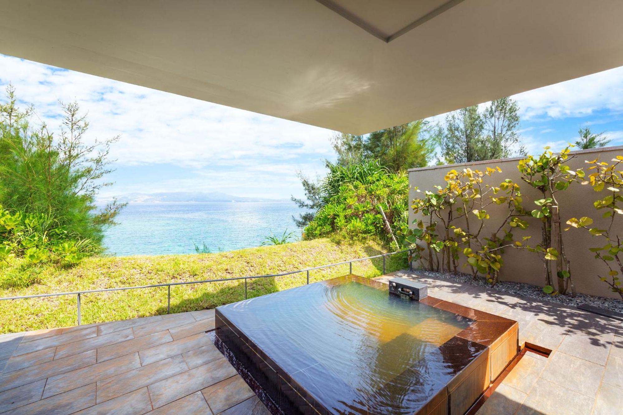 Hotel Halekulani Okinawa Onna Esterno foto